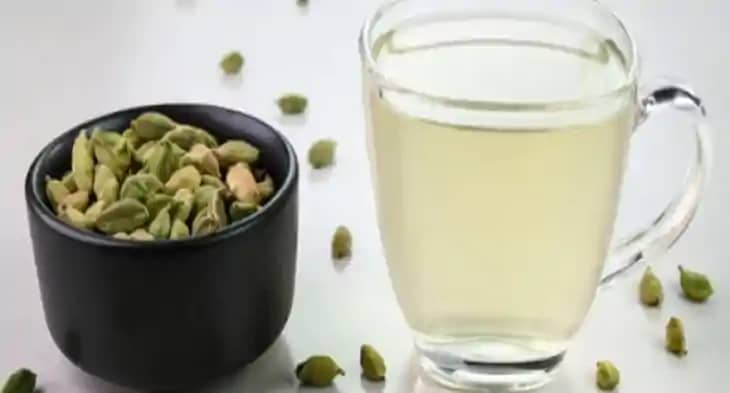 इलायची का पानी इलायची का पानी