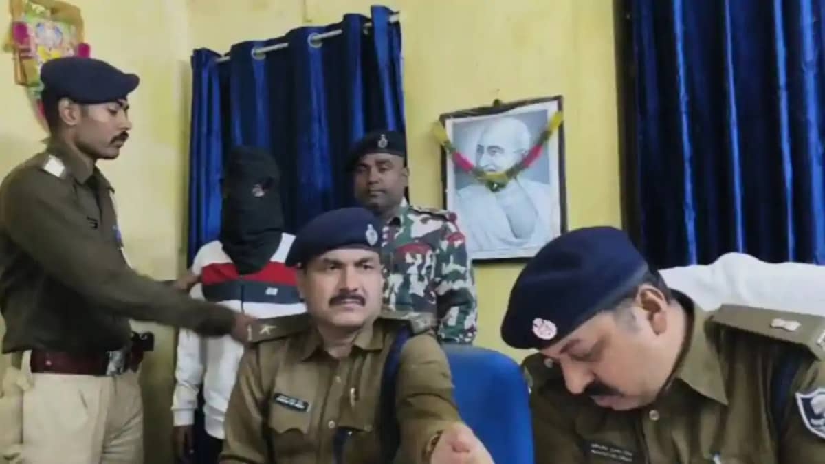 Bihar Crime: सोशल मीडिया पर कट्टा लहराना पड़ा महंगा, फ़ायरि Bihar Crime: सोशल मीडिया पर कट्टा लहराना पड़ा महंगा, फ़ायरि