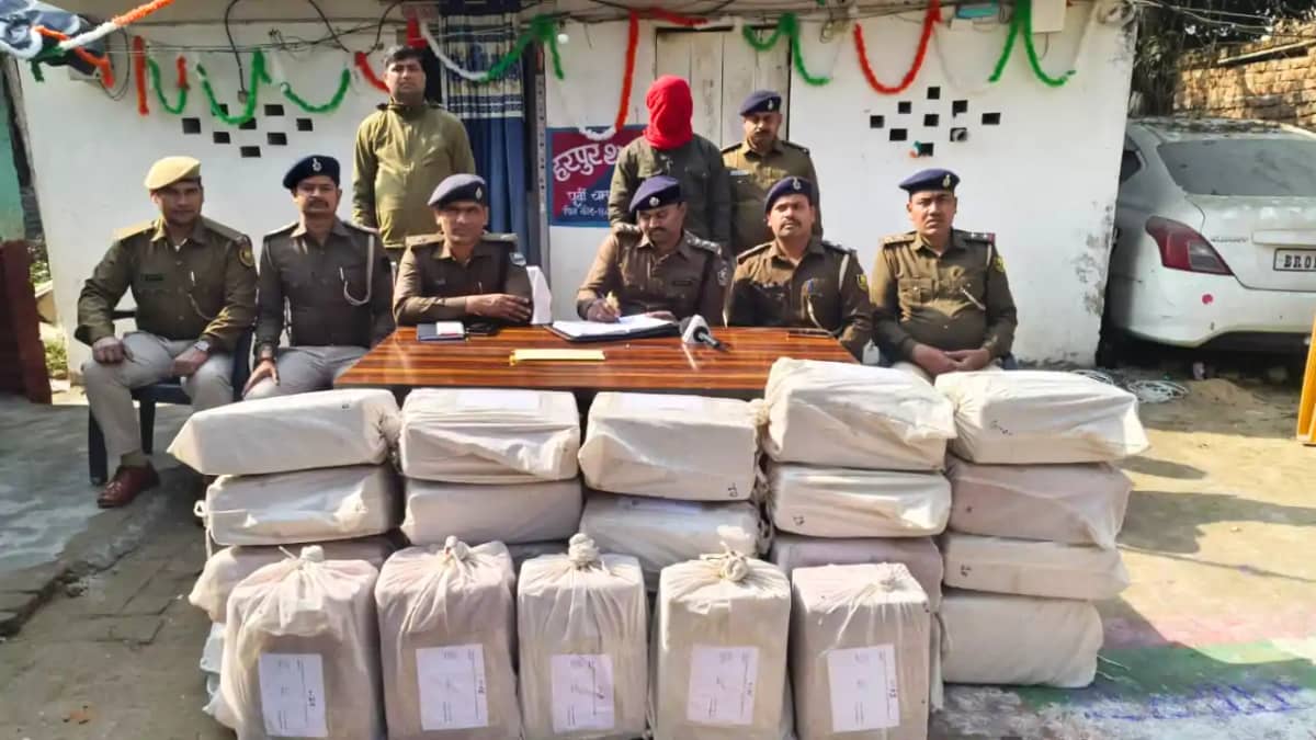 Bihar Crime : मोतिहारी पुलिस की मेगा स्ट्राइक, बोलेरो पर लोड Bihar Crime : मोतिहारी पुलिस की मेगा स्ट्राइक, बोलेरो पर लोड