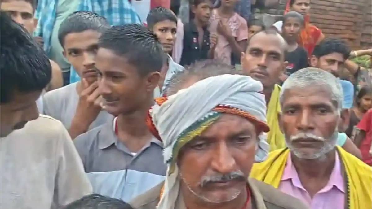 कोडरमा घाटी में भीषण सड़क हादसा: दो ट्रकों की टक्कर में नवाद कोडरमा घाटी में भीषण सड़क हादसा: दो ट्रकों की टक्कर में नवाद