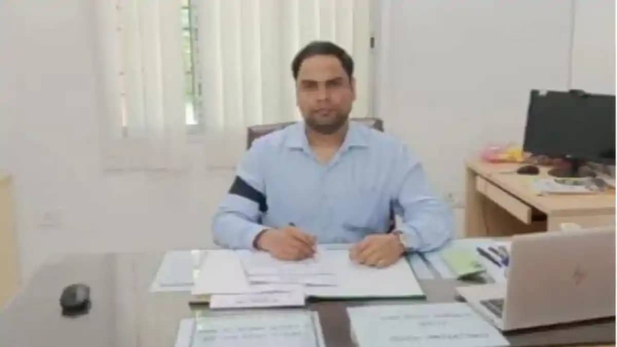 छपरा में बीडीओ के गंभीर रुप से घायल होने का गरमाया मुद्दा : छपरा में बीडीओ के गंभीर रुप से घायल होने का गरमाया मुद्दा :