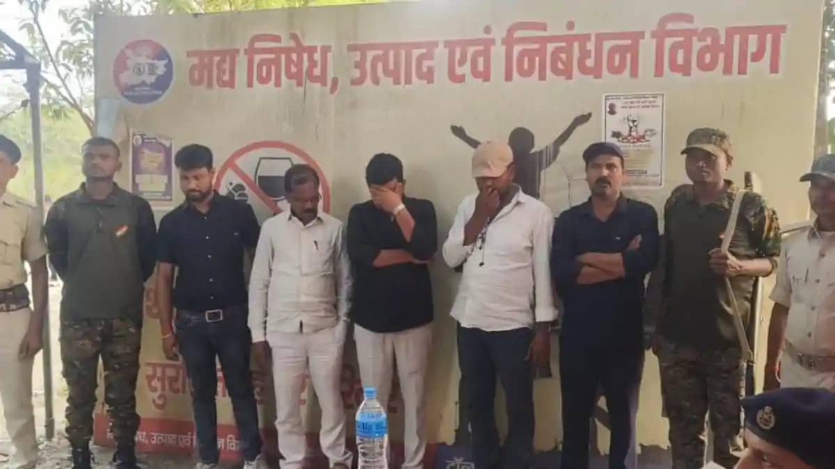 Supaul 5 Teachers Held Drunk After Nepal Supaul 5 Teachers Held Drunk After Nepal