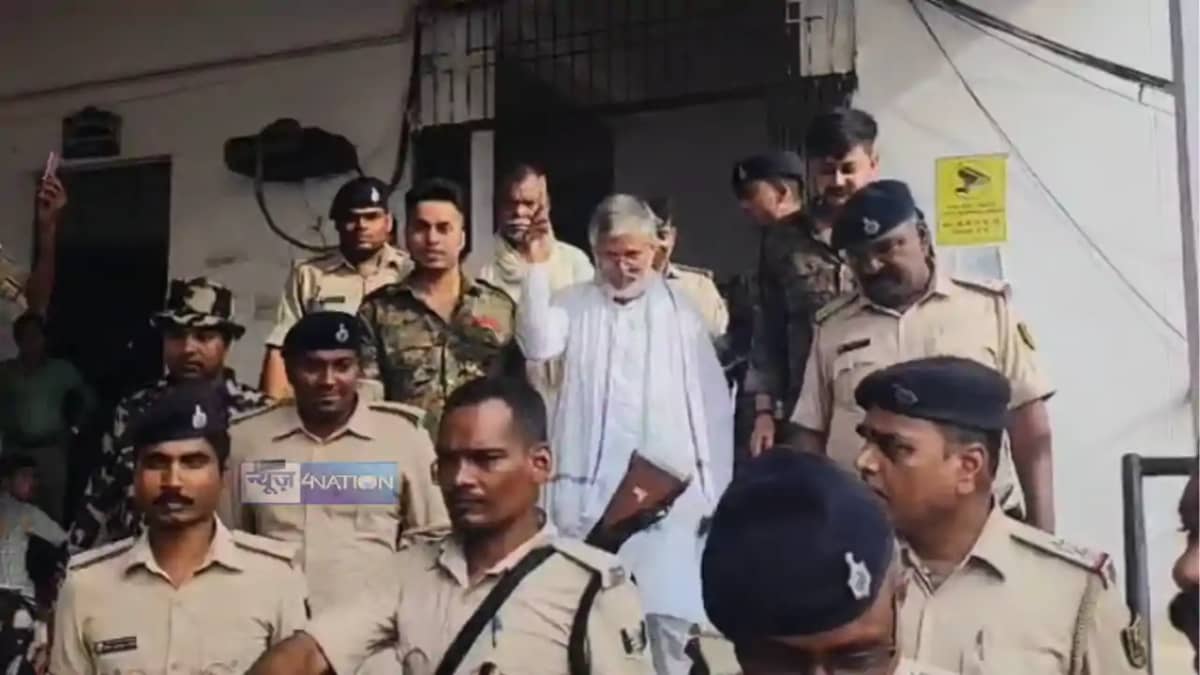 Bihar News : दरभंगा कोर्ट से बीजेपी विधायक मिश्रीलाल यादव को Bihar News : दरभंगा कोर्ट से बीजेपी विधायक मिश्रीलाल यादव को