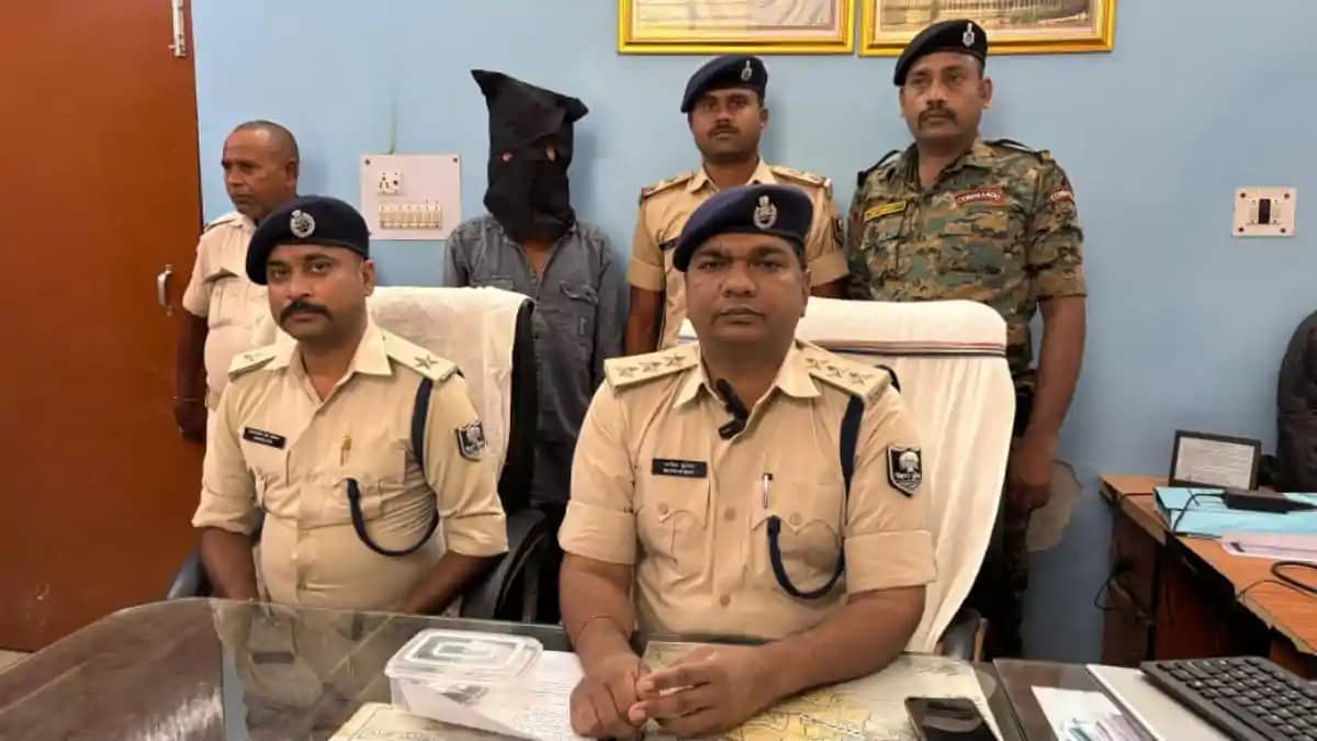 Bihar News : जमुई में ‘हवाई चप्पल’ ने छिनतई गिरोह का किया पर Bihar News : जमुई में ‘हवाई चप्पल’ ने छिनतई गिरोह का किया पर