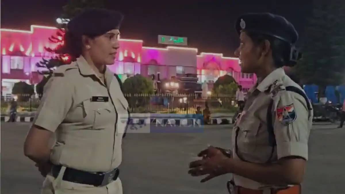 Katihar Station RPF Women Constables Help Safe Delivery on P Katihar Station RPF Women Constables Help Safe Delivery on P