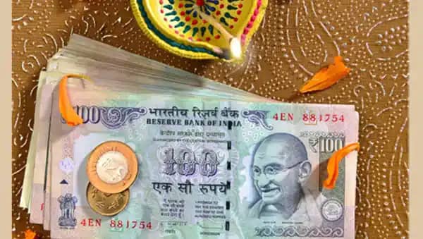 Vastu Tips: देवी लक्ष्मी को प्रसन्न करने के लिए त्योहारों से Vastu Tips: देवी लक्ष्मी को प्रसन्न करने के लिए त्योहारों से