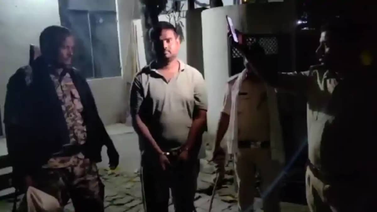 Bihar Crime News : गोपालगंज में तीन लाख के इनामी अपराधी मनीष Bihar Crime News : गोपालगंज में तीन लाख के इनामी अपराधी मनीष