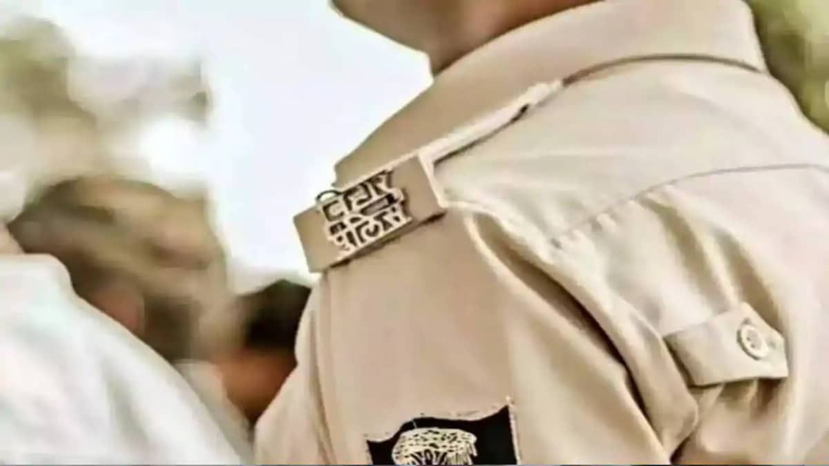 Rohtas 5 Fake Cops Held for Extortion on NH 19 Rohtas 5 Fake Cops Held for Extortion on NH 19