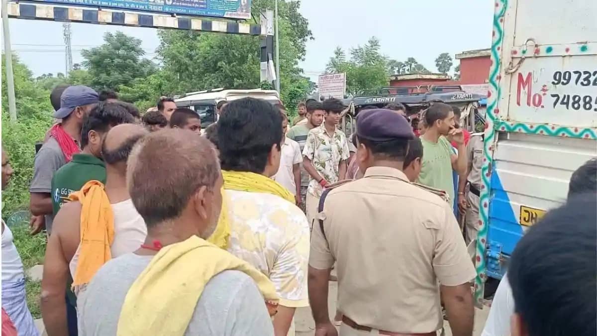 नवादा में ट्रेन से कटकर युवक की दर्दनाक मौत, बहन से राखी बंध नवादा में ट्रेन से कटकर युवक की दर्दनाक मौत, बहन से राखी बंध