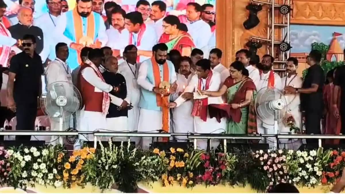 Bihar News : श्रावणी मेला 2026 का हुआ भव्य शुभारंभ, मुख्यमंत Bihar News : श्रावणी मेला 2026 का हुआ भव्य शुभारंभ, मुख्यमंत