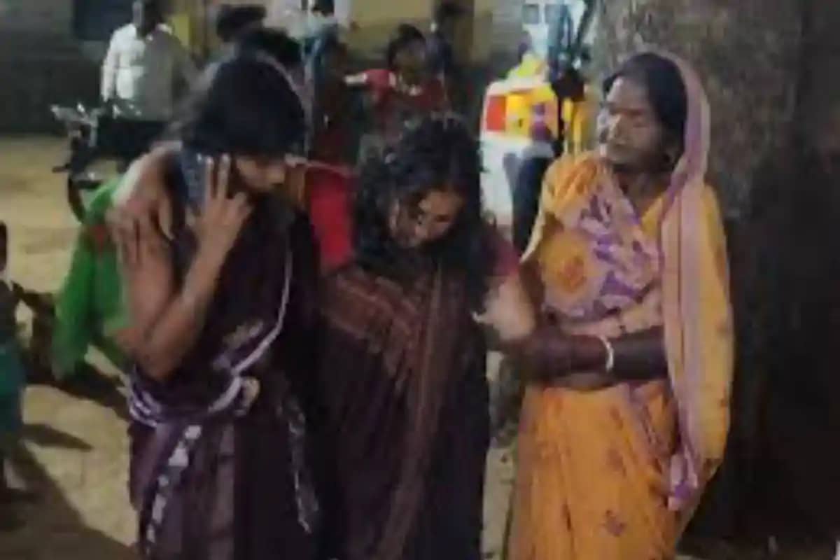 Bihar News: बिहार में शराब के नशे में दबंगों ने महिलाओं पर क Bihar News: बिहार में शराब के नशे में दबंगों ने महिलाओं पर क