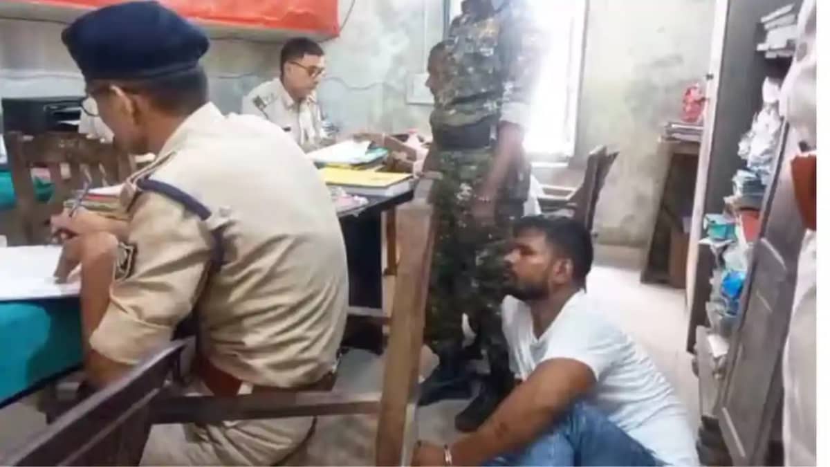बिहार में कोर्ट परिसर से पुलिस को धक्का देकर 5 कैदी फरार, 5व बिहार में कोर्ट परिसर से पुलिस को धक्का देकर 5 कैदी फरार, 5व