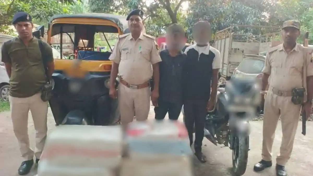 नशा तस्करी पर पुलिस का बड़ा प्रहार, 100 किलो गांजा के साथ दो नशा तस्करी पर पुलिस का बड़ा प्रहार, 100 किलो गांजा के साथ दो
