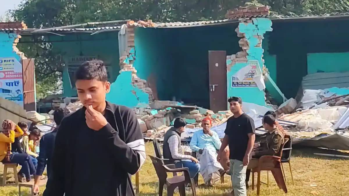 भू-माफियाओं का तांडव भू-माफियाओं का तांडव