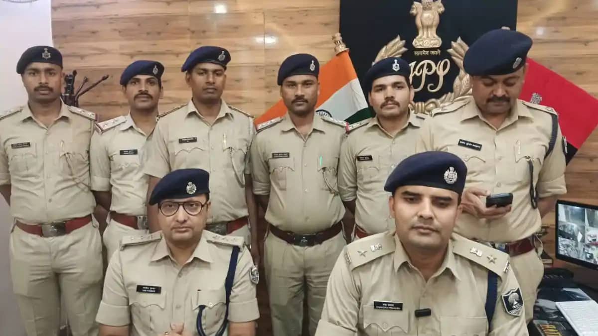 पटना में शातिर चोर गिरोह का पर्दाफाश : सरगना 'लंगड़ा' और महि पटना में शातिर चोर गिरोह का पर्दाफाश : सरगना 'लंगड़ा' और महि