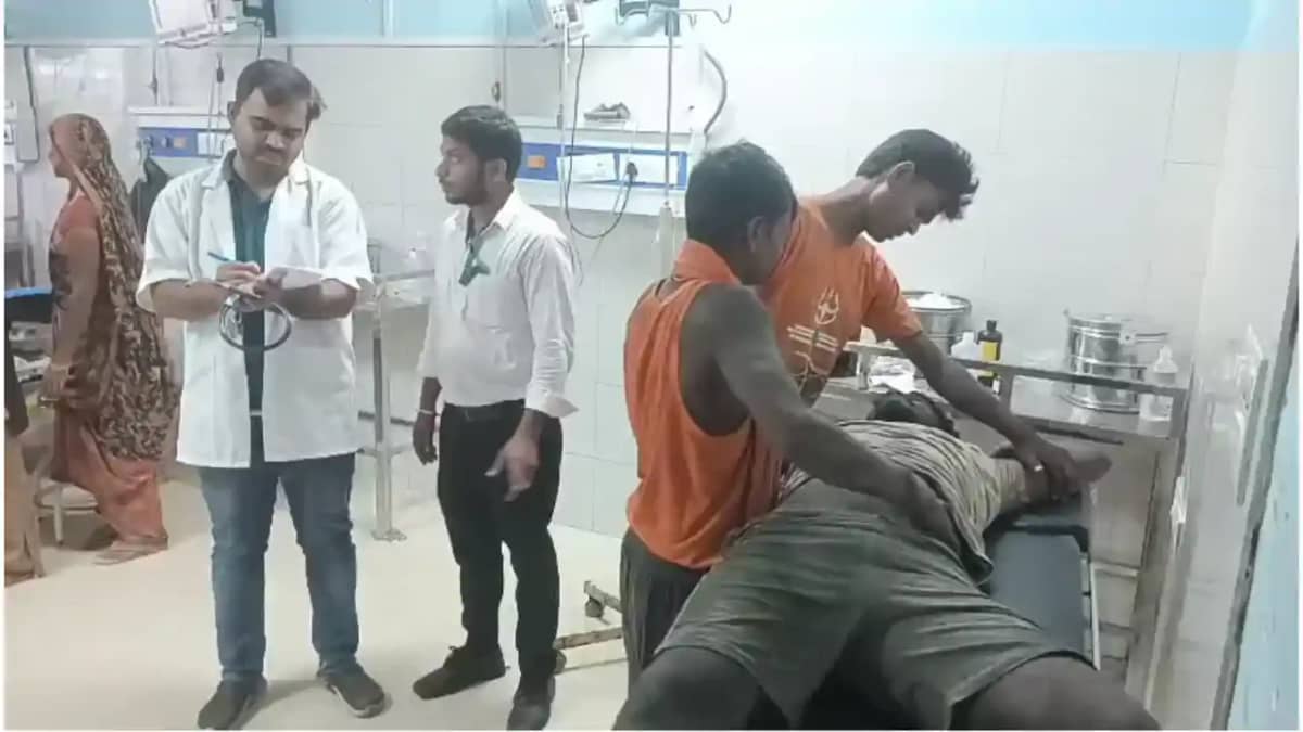 Bihar News : भोजपुर में बड़ा हादसा: छत की सेंटरिंग के दौरान Bihar News : भोजपुर में बड़ा हादसा: छत की सेंटरिंग के दौरान