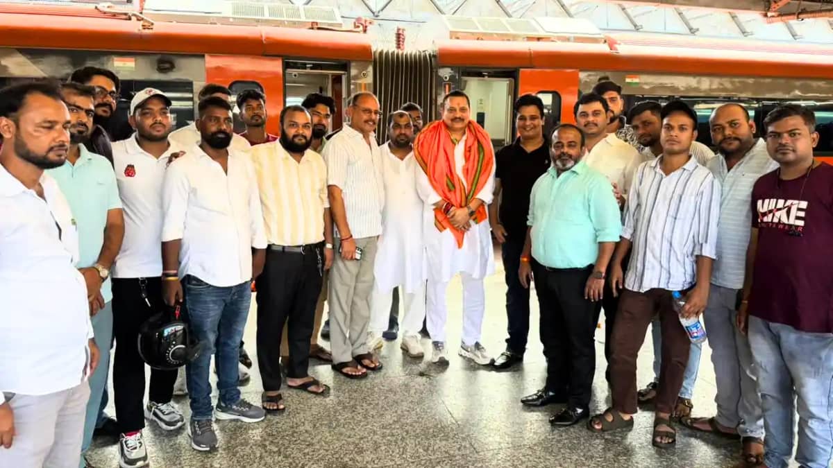 Bihar News : कोलकाता पहुंचे नागरिक परिषद के पूर्व महासचिव छो Bihar News : कोलकाता पहुंचे नागरिक परिषद के पूर्व महासचिव छो