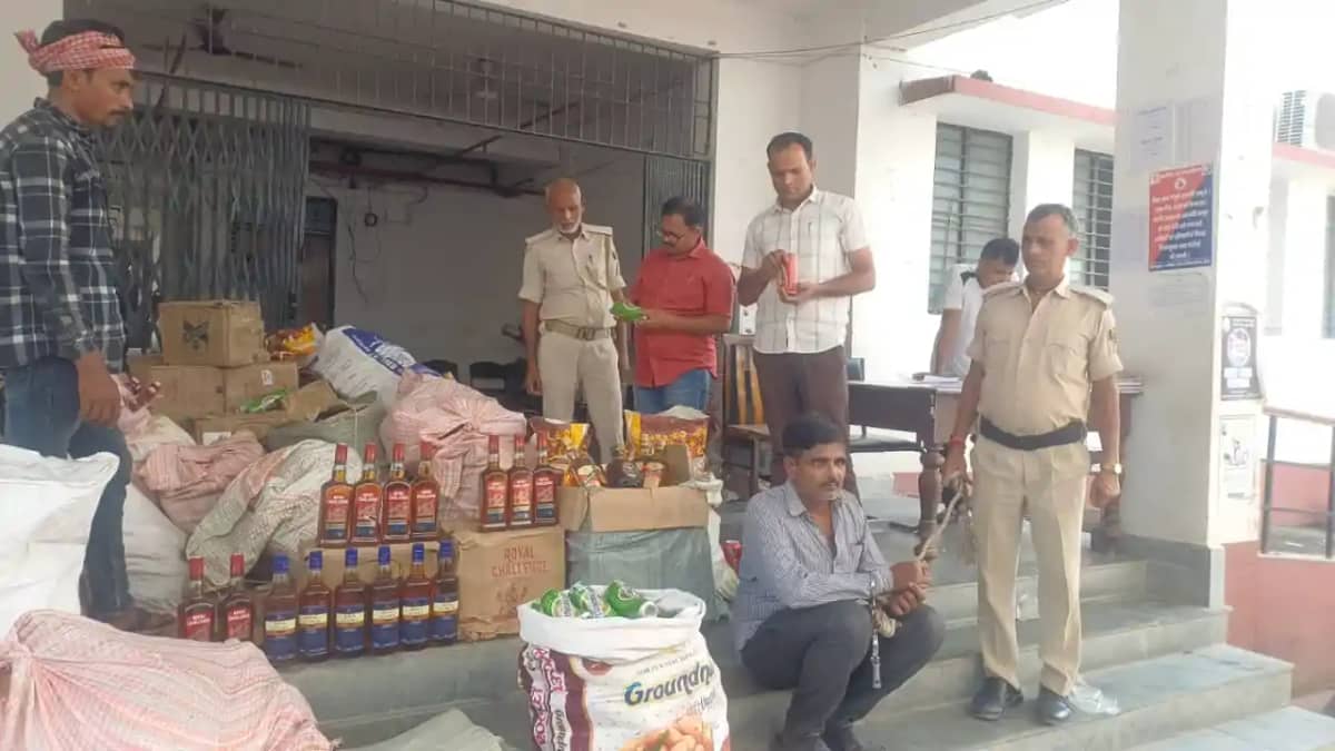 Bihar News : किराए के लालच में सलाखों के पीछे पहुँचा मकान मा Bihar News : किराए के लालच में सलाखों के पीछे पहुँचा मकान मा