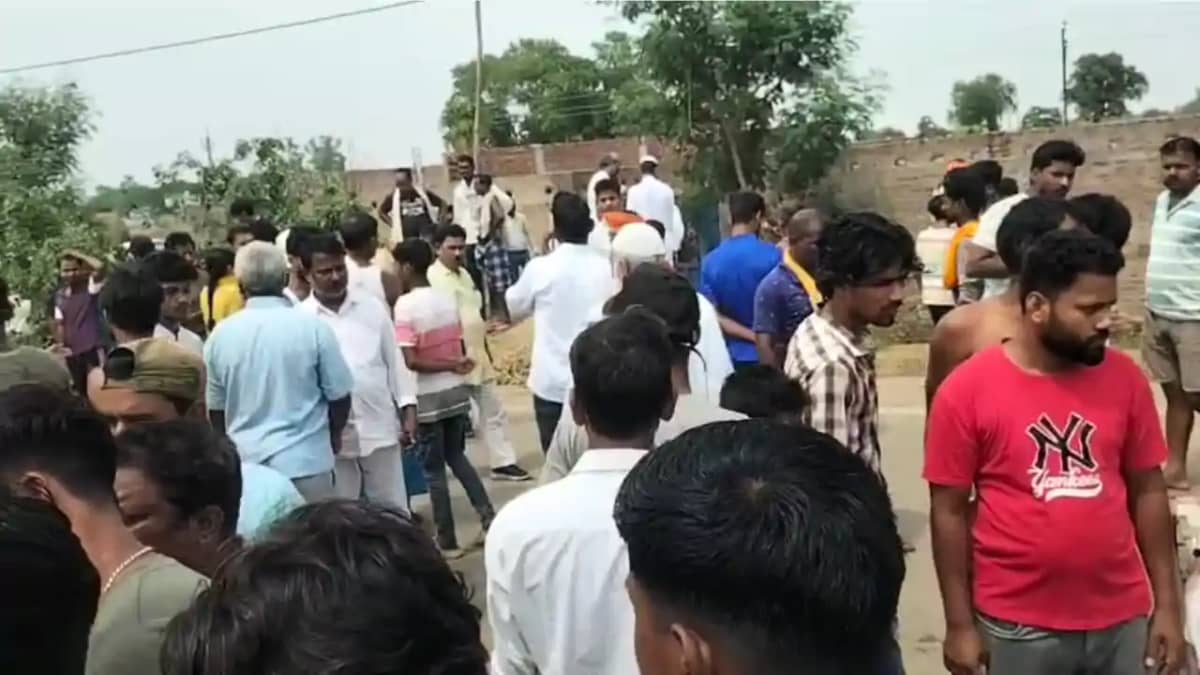 Bihar Road Accident : भोजपुर में तेज रफ्तार का कहर, अनियंत्र Bihar Road Accident : भोजपुर में तेज रफ्तार का कहर, अनियंत्र