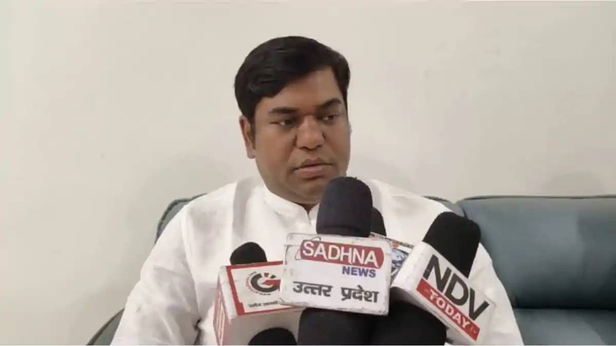 'क्या यूपी जाने के लिए अब वीज़ा चाहिए?': हाउस अरेस्ट के बाद 'क्या यूपी जाने के लिए अब वीज़ा चाहिए?': हाउस अरेस्ट के बाद