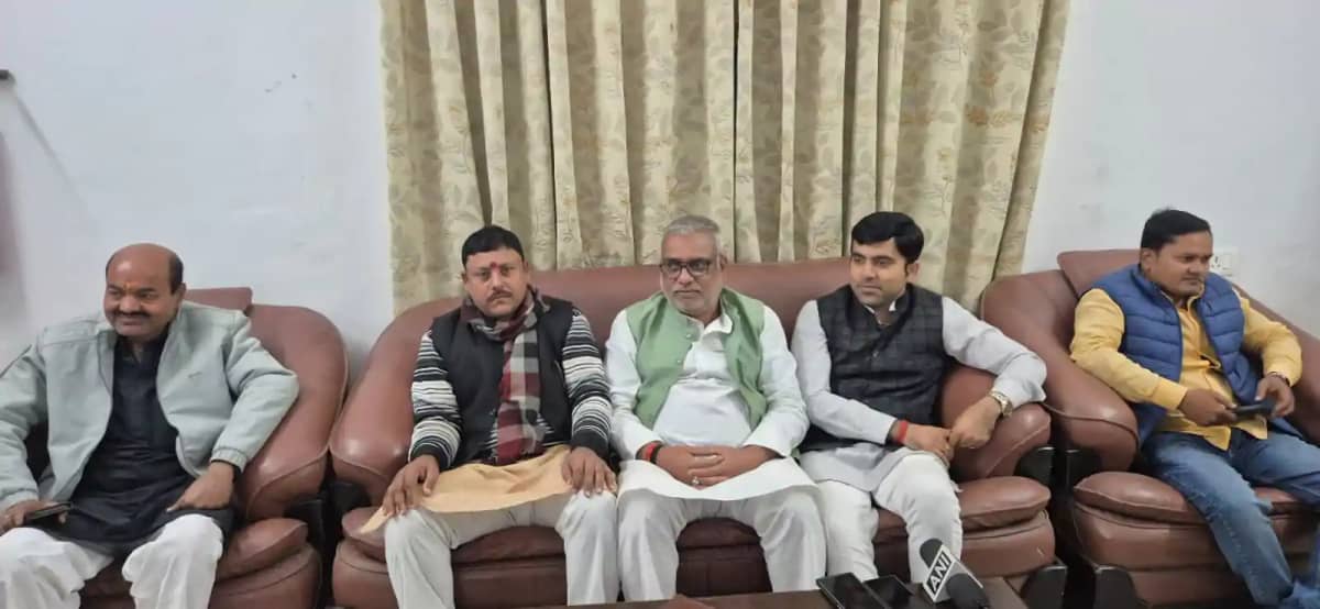क्राइम–करप्शन–कम्युनलिज़्म से छेड़छाड़ करने वालों को जमींदोज क्राइम–करप्शन–कम्युनलिज़्म से छेड़छाड़ करने वालों को जमींदोज
