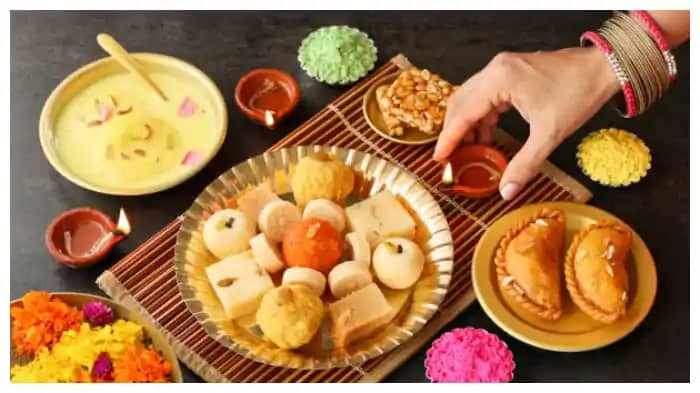 दिवाली पर मीठे से दूर रहें सुगर के मरीज, डॉक्टर की बताई इन स दिवाली पर मीठे से दूर रहें सुगर के मरीज, डॉक्टर की बताई इन स