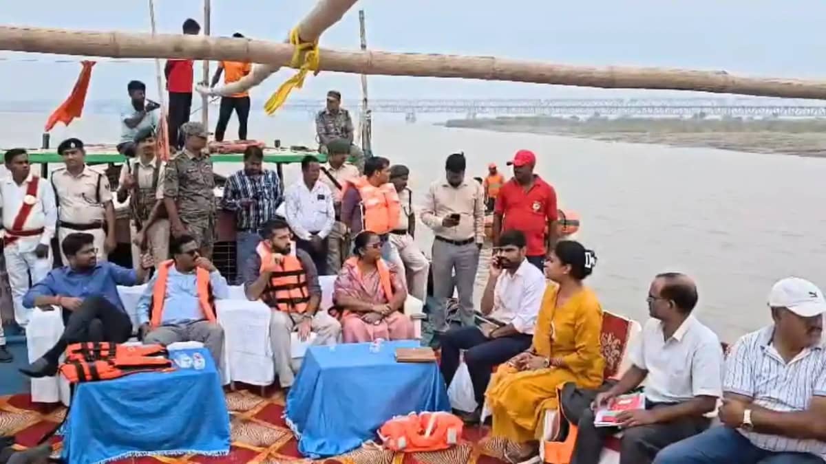 CHHATH PUJA 2026 : मुंगेर में छठ महापर्व की तैयारियां तेज, ड CHHATH PUJA 2026 : मुंगेर में छठ महापर्व की तैयारियां तेज, ड