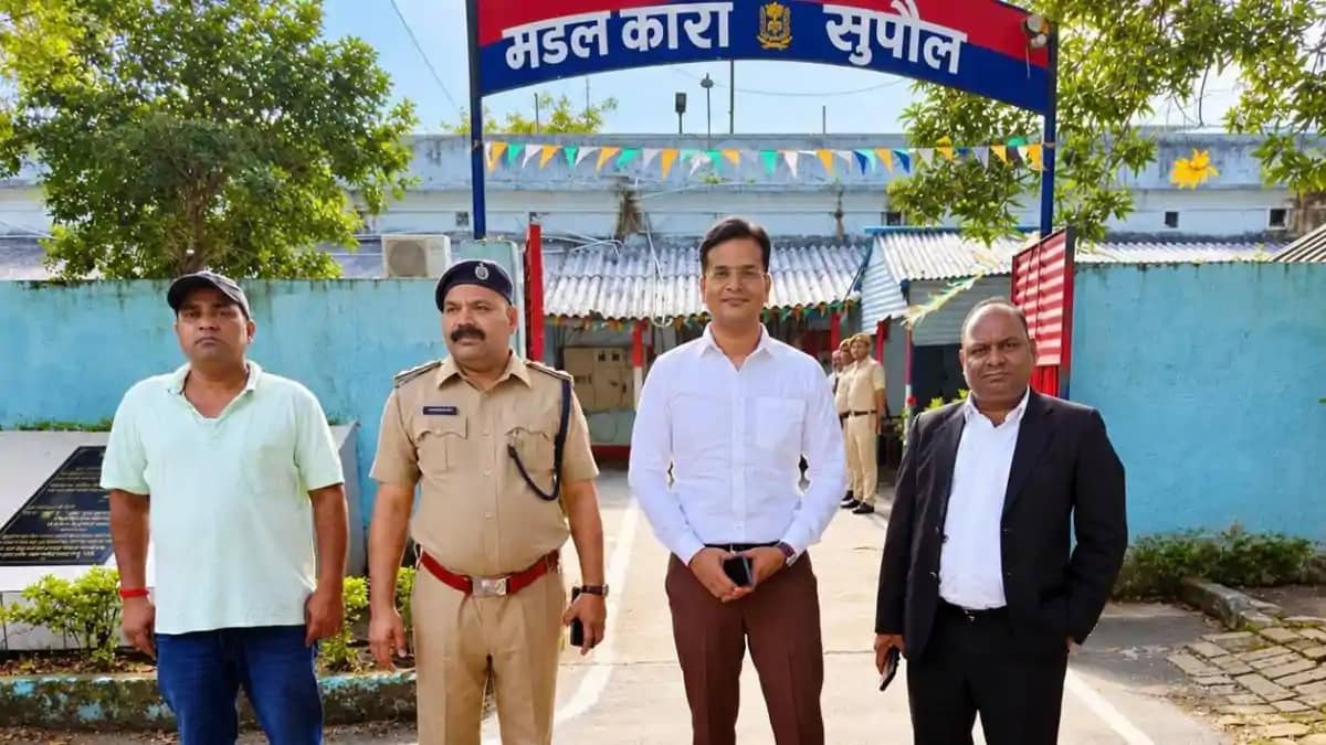 सीजेएम और डीएलएसए सचिव ने मंडल कारा का किया औचक निरीक्षण, पा सीजेएम और डीएलएसए सचिव ने मंडल कारा का किया औचक निरीक्षण, पा