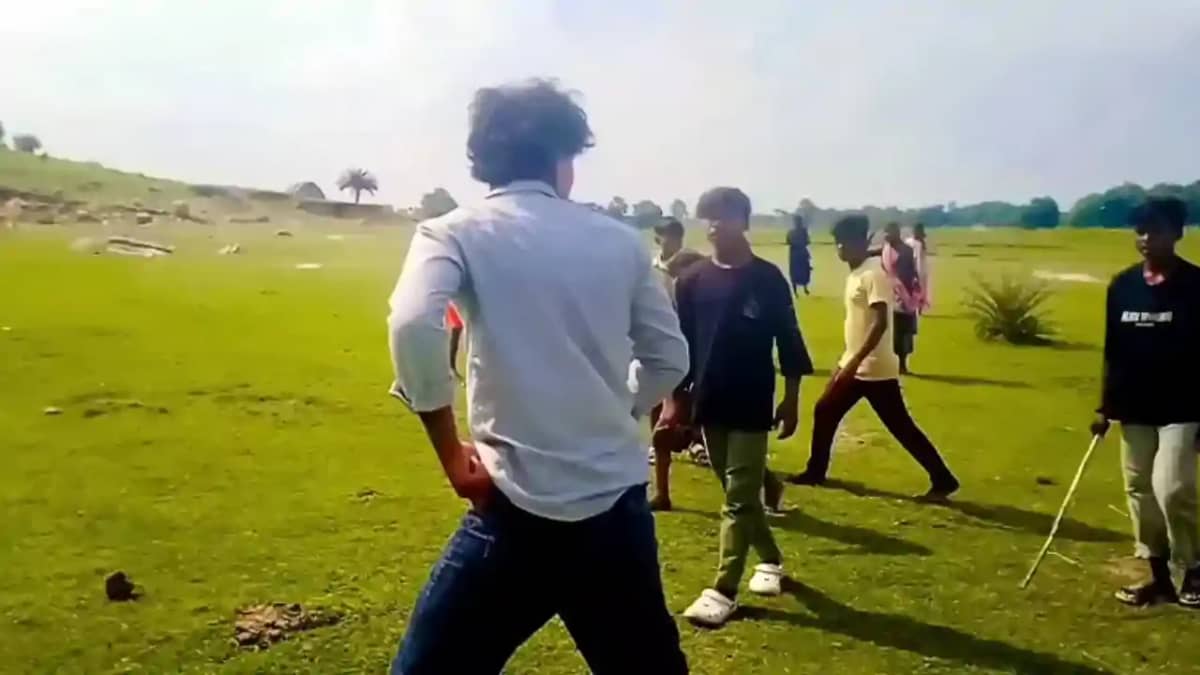 Bihar News : गया के शेरघाटी में घूमने निकले युवक-युवती से मन Bihar News : गया के शेरघाटी में घूमने निकले युवक-युवती से मन