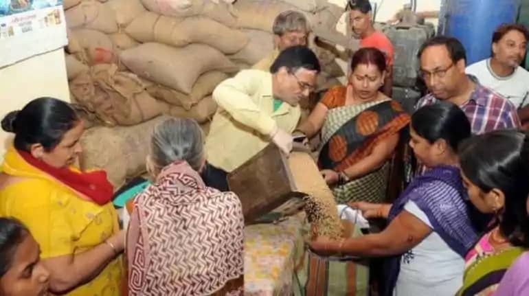 UP Free Ration: यूपी के इन लोगों को अब नहीं मिलेगा फ्री में UP Free Ration: यूपी के इन लोगों को अब नहीं मिलेगा फ्री में