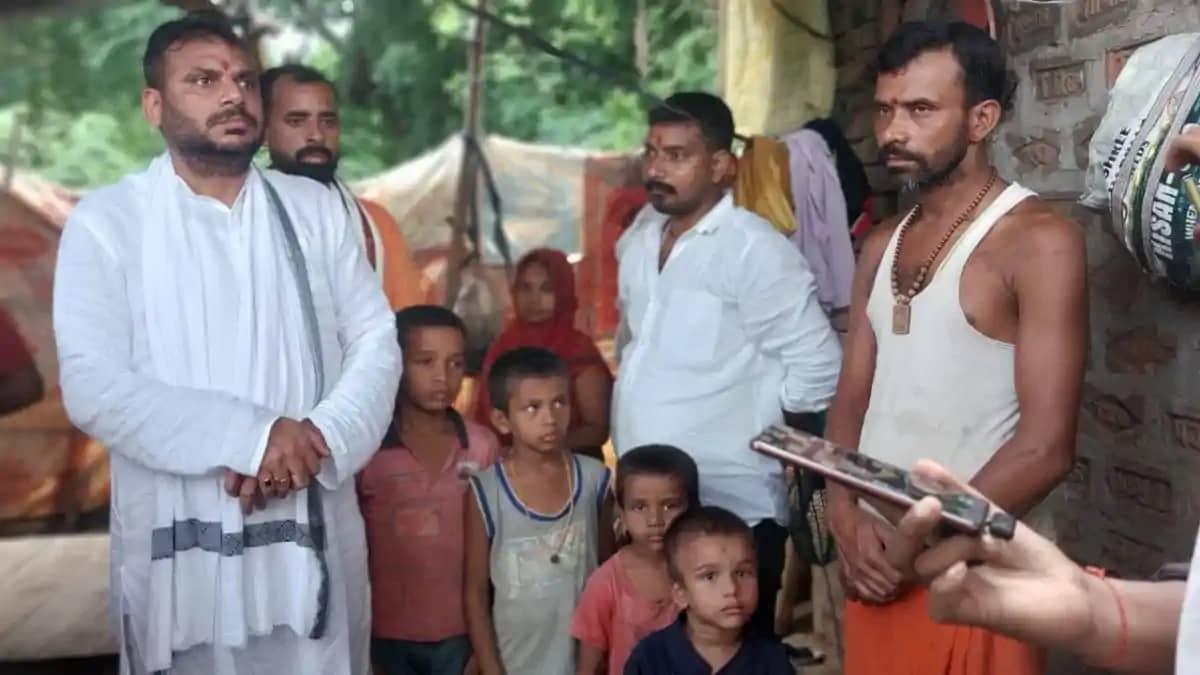 गरीब ब्राह्मण परिवार की मदद के लिए आगे आई विश्वामित्र सेना, गरीब ब्राह्मण परिवार की मदद के लिए आगे आई विश्वामित्र सेना,