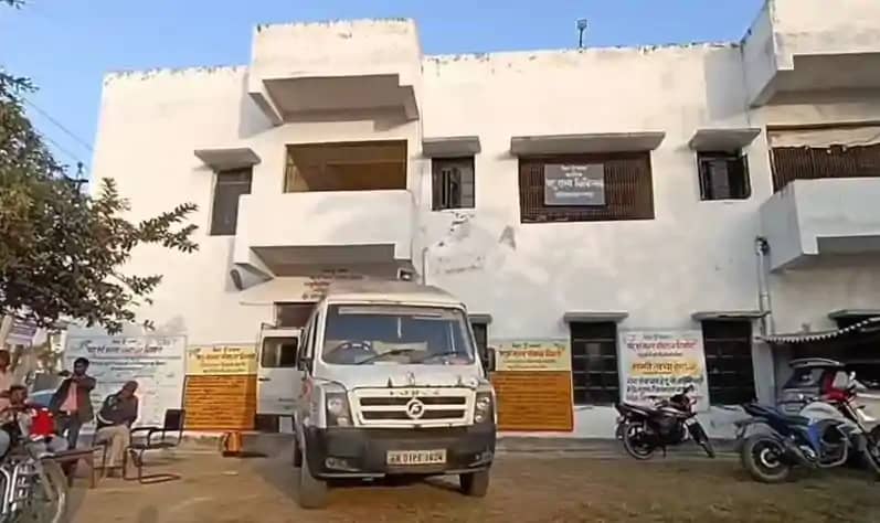 दरभंगा में 'बर्ड फ्लू' का विस्फोट: 10 हजार कौवों की मौत से क दरभंगा में 'बर्ड फ्लू' का विस्फोट: 10 हजार कौवों की मौत से क