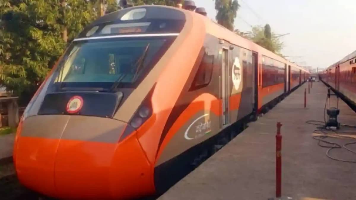 vande bharat Accident - वंदे भारत के सामने आए अपने मवेशियों vande bharat Accident - वंदे भारत के सामने आए अपने मवेशियों