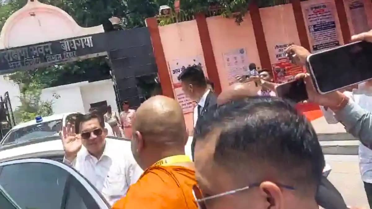 Bihar News : म्यांमार के राष्ट्रपति मिन आंग हाइंग पहुंचे बोध Bihar News : म्यांमार के राष्ट्रपति मिन आंग हाइंग पहुंचे बोध