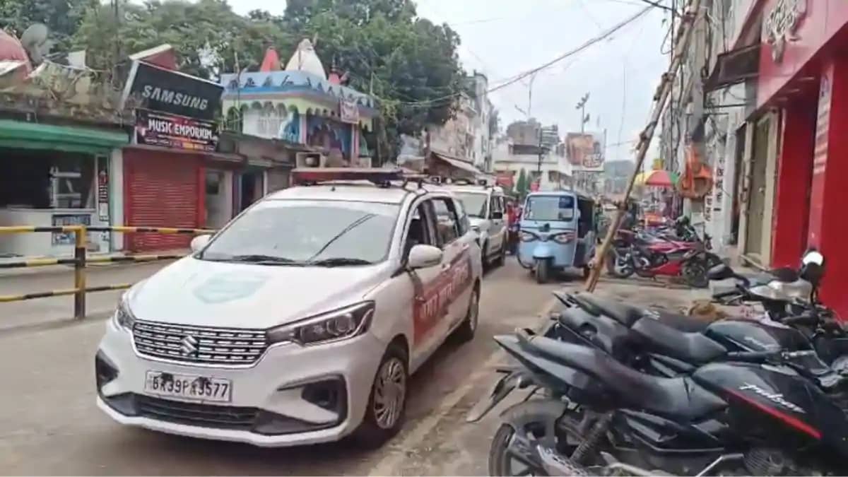 दीपावली और धनतेरस को लेकर पुलिस अलर्ट: ज्वेलरी शोरूम्स की सु दीपावली और धनतेरस को लेकर पुलिस अलर्ट: ज्वेलरी शोरूम्स की सु