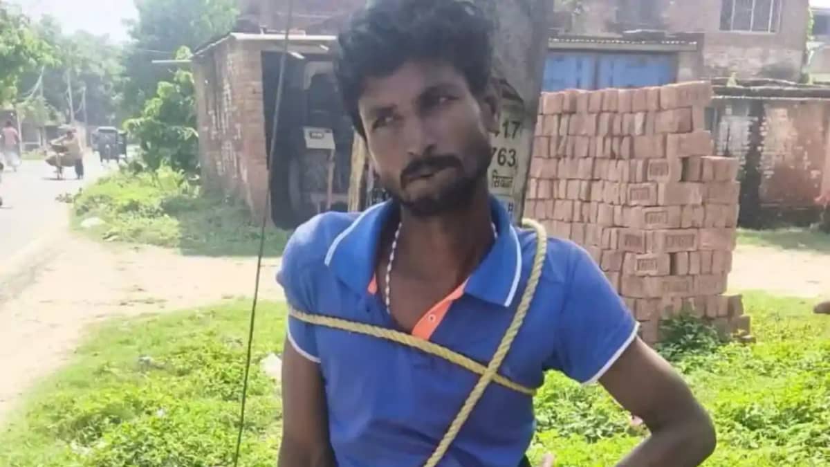 Bihar News : सिवान में जर्जर बिजली के तार नहीं बदलने से फूटा Bihar News : सिवान में जर्जर बिजली के तार नहीं बदलने से फूटा