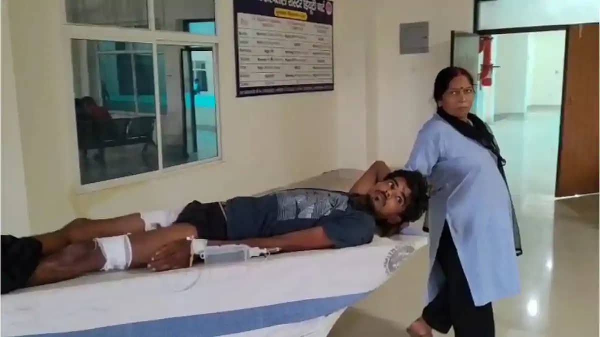 वैशाली में बेखौफ अपराधियों का तांडव: कॉलेज फीस जमा करने जा र वैशाली में बेखौफ अपराधियों का तांडव: कॉलेज फीस जमा करने जा र