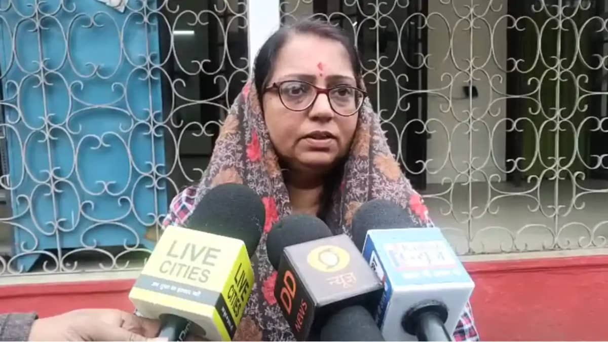 Purnea News : पुलिस हिरासत में पति की सुरक्षा को लेकर पत्नी Purnea News : पुलिस हिरासत में पति की सुरक्षा को लेकर पत्नी