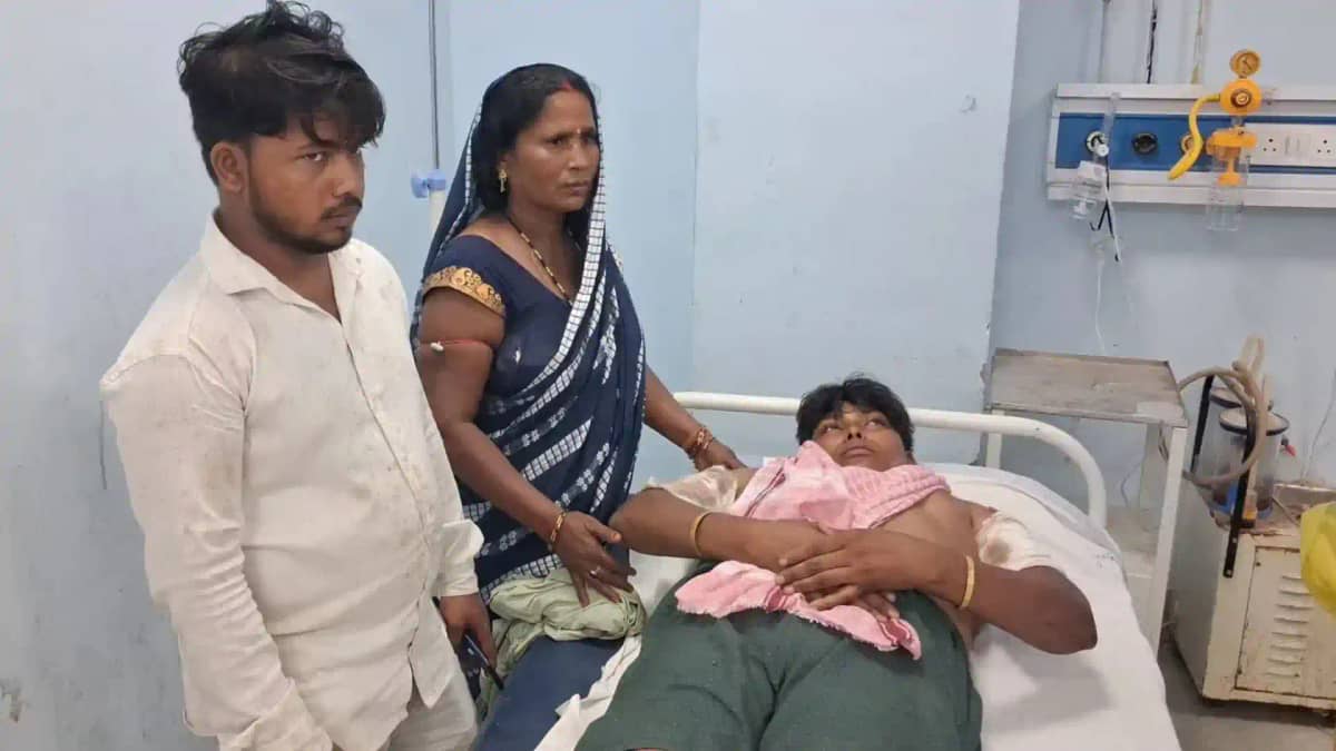 Gopalganj fish trader attacked with knife Gopalganj fish trader attacked with knife