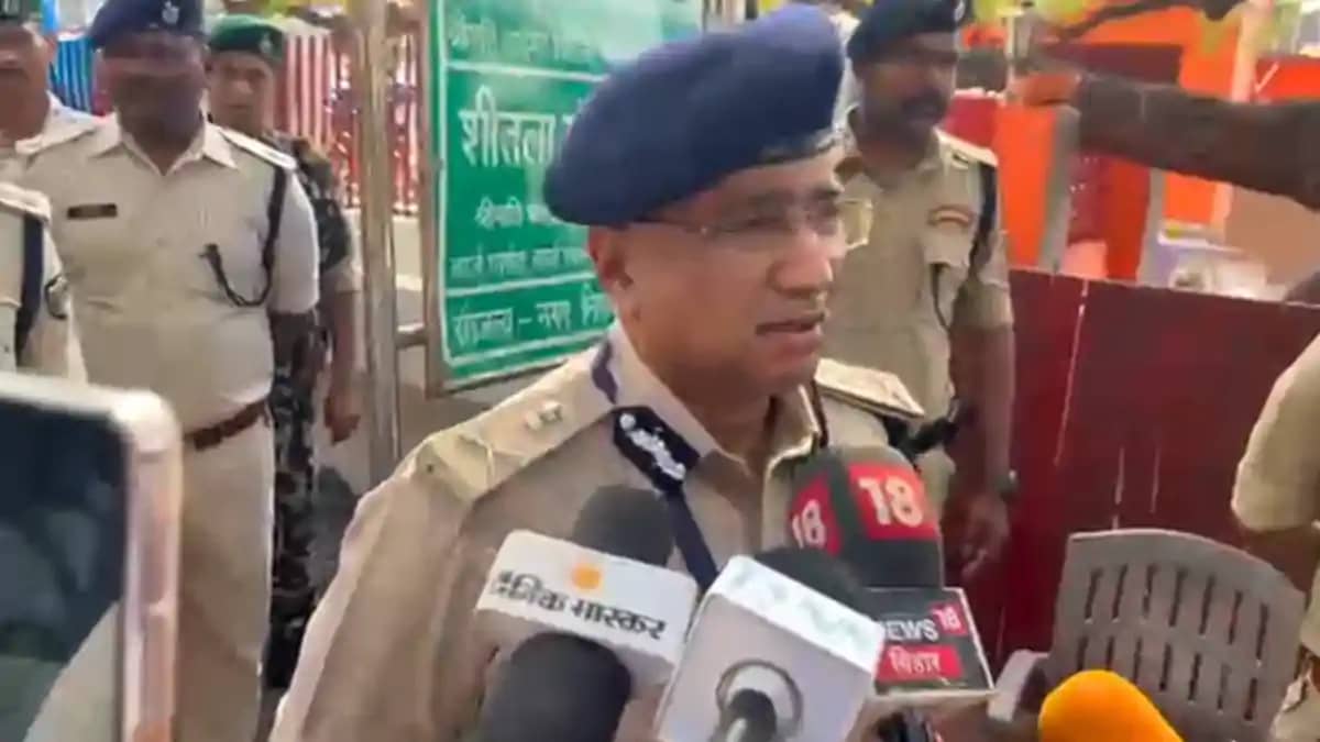 Bihar News : नालंदा में शीतला मंदिर भगदड़ मामला, एडीजी कुंदन Bihar News : नालंदा में शीतला मंदिर भगदड़ मामला, एडीजी कुंदन