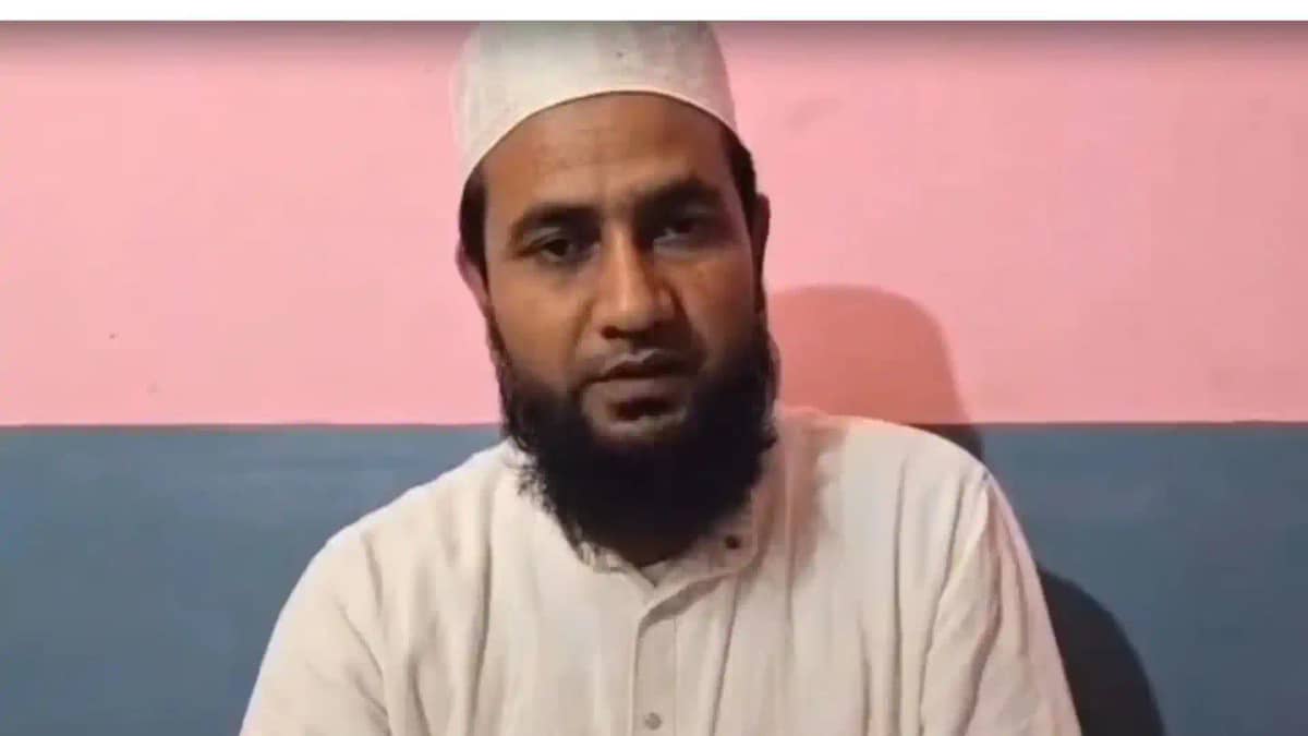 Up stf arrested Maulana Salim Up stf arrested Maulana Salim